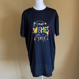 100% Polyester t-shirt (L) perfect for sun protection in the water!